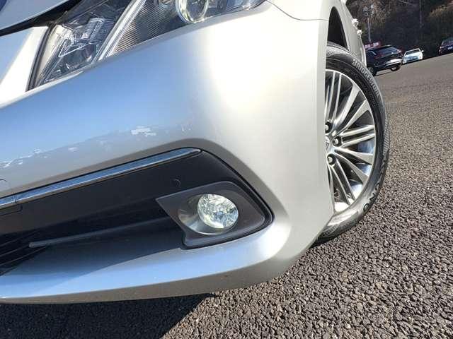 クラウンハイブリッド ロイヤルサルーン　Ｆｏｕｒ　ブラックスタイル　４ＷＤ！プリクラッシュセーフティシステム！レーダークルコン！インテリジェントクリアランスソナー！ムーンルーフ！純正ナビ＆フルセグＴＶ＆ＢＴ＆バックカメラ！ＨＩＤヘッドライト！オート（16枚目）