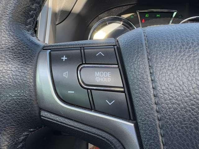 クラウンハイブリッド ロイヤルサルーン　Ｆｏｕｒ　ブラックスタイル　４ＷＤ！プリクラッシュセーフティシステム！レーダークルコン！インテリジェントクリアランスソナー！ムーンルーフ！純正ナビ＆フルセグＴＶ＆ＢＴ＆バックカメラ！ＨＩＤヘッドライト！オート（41枚目）