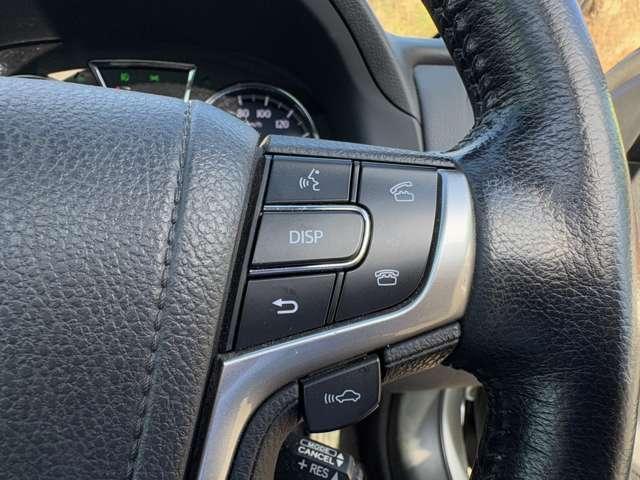 クラウンハイブリッド ロイヤルサルーン　Ｆｏｕｒ　ブラックスタイル　４ＷＤ！プリクラッシュセーフティシステム！レーダークルコン！インテリジェントクリアランスソナー！ムーンルーフ！純正ナビ＆フルセグＴＶ＆ＢＴ＆バックカメラ！ＨＩＤヘッドライト！オート（42枚目）