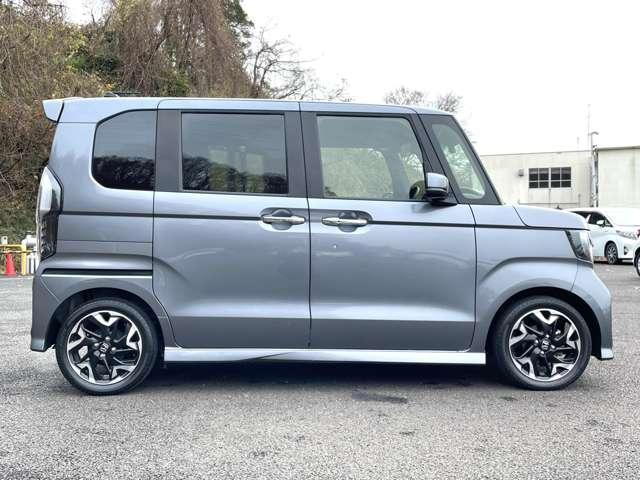 N-BOXカスタム G・EXターボホンダセンシング ホンダセンシング!アイドリングストップ!ギャザーズナビ&フルセグTV&DVD&BT&バックカメラ!両側パワースライドドア!LEDヘッドライト!オートライト!純正アルミ&エアロ!半革(4枚目)