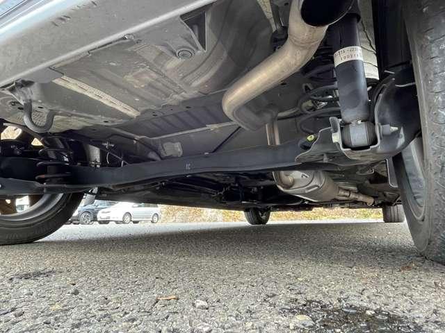 N-BOXカスタム G・EXターボホンダセンシング ホンダセンシング!アイドリングストップ!ギャザーズナビ&フルセグTV&DVD&BT&バックカメラ!両側パワースライドドア!LEDヘッドライト!オートライト!純正アルミ&エアロ!半革(12枚目)