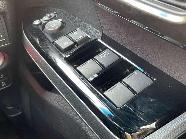 N-BOXカスタム G・EXターボホンダセンシング ホンダセンシング!アイドリングストップ!ギャザーズナビ&フルセグTV&DVD&BT&バックカメラ!両側パワースライドドア!LEDヘッドライト!オートライト!純正アルミ&エアロ!半革(30枚目)