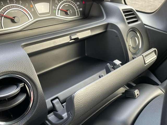 N-BOXカスタム G・EXターボホンダセンシング ホンダセンシング!アイドリングストップ!ギャザーズナビ&フルセグTV&DVD&BT&バックカメラ!両側パワースライドドア!LEDヘッドライト!オートライト!純正アルミ&エアロ!半革(49枚目)