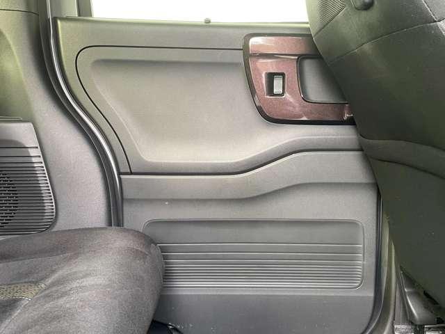 N-BOXカスタム G・Lホンダセンシング ホンダセンシング!ケンウッドナビ&1セグTV&DVD&BT&バックカメラ!両側パワースライドドア!LEDヘッドライト!オートライト!純正アルミ&エアロ!ビルトインETC!スマートキ(49枚目)