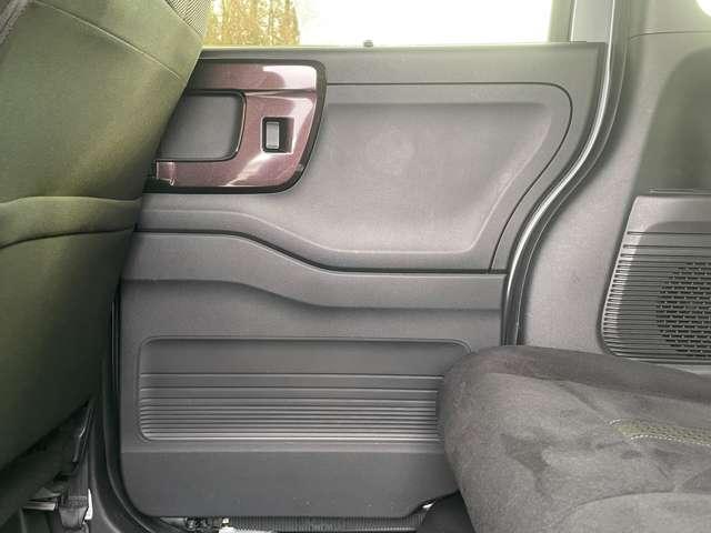 N-BOXカスタム G・Lホンダセンシング ホンダセンシング!ケンウッドナビ&1セグTV&DVD&BT&バックカメラ!両側パワースライドドア!LEDヘッドライト!オートライト!純正アルミ&エアロ!ビルトインETC!スマートキ(50枚目)