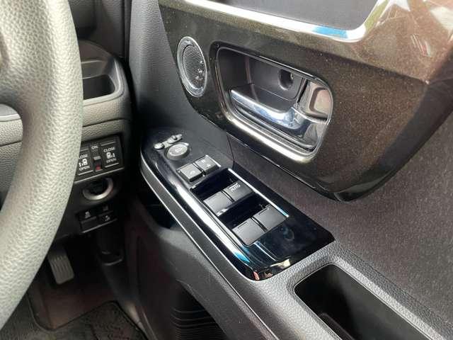 N-BOXカスタム G・Lホンダセンシング ホンダセンシング!ケンウッドナビ&1セグTV&DVD&BT&バックカメラ!両側パワースライドドア!LEDヘッドライト!オートライト!純正アルミ&エアロ!ビルトインETC!スマートキ(55枚目)