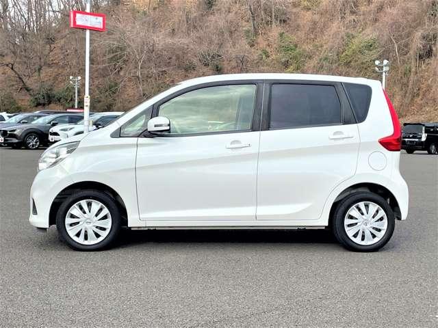 デイズ Ｘ　アイドリングストップ！エマージェンシーブレーキ！純正ナビ＆フルセグＴＶ＆ＤＶＤ＆ＢＴ！アラウンドビューモニター！シートヒーター！インテリジェントキー／プッシュエンジンスターター！（9枚目）