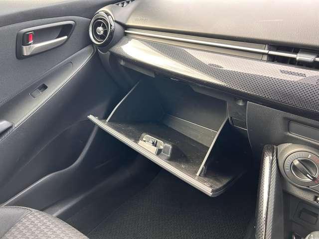 デミオ １５Ｓ　アイドリングストップ！アドバンストスマートシティブレーキサポート！ブラインドスポットモニタリング！車線逸脱警報システム！純正ナビ＆ＢＴ＆バックカメラ！オートライト！社外ＥＴＣ！プッ（45枚目）