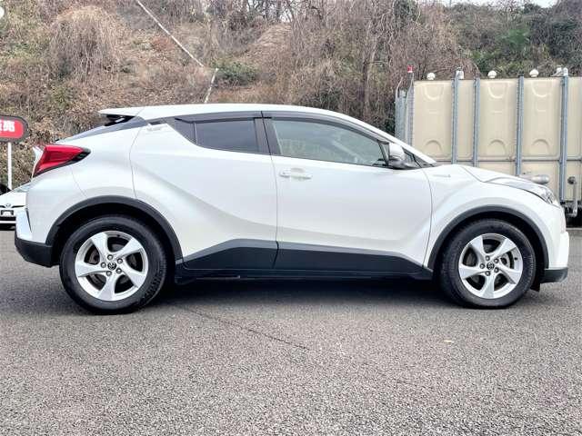 Ｃ－ＨＲ Ｓ　ハイブリッド１．８Ｓ　衝突軽減ブレーキ／横滑り防止装置／クルーズコントロール／レーンキープアシスト／ドライブレコーダー／ＥＴＣ／ディスプレイオーディオ／メモリーナビ／純正１７インチアルミ／バックカメラ（9枚目）