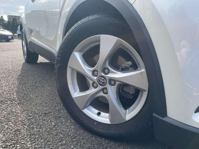 Ｃ－ＨＲ Ｓ　ハイブリッド１．８Ｓ　衝突軽減ブレーキ／横滑り防止装置／クルーズコントロール／レーンキープアシスト／ドライブレコーダー／ＥＴＣ／ディスプレイオーディオ／メモリーナビ／純正１７インチアルミ／バックカメラ（13枚目）