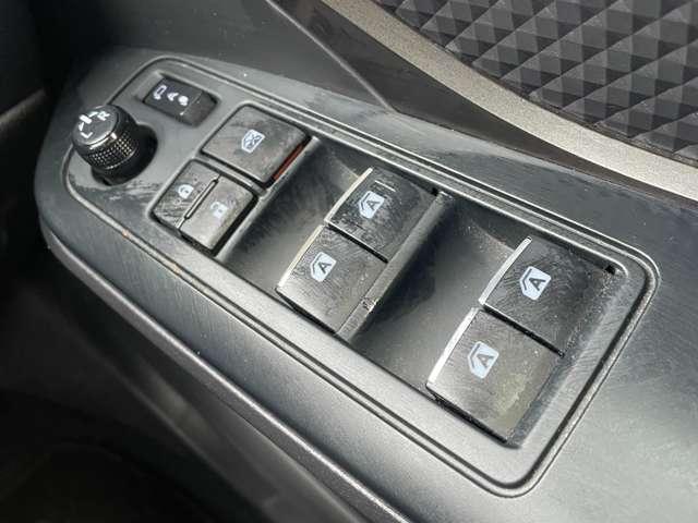 Ｃ－ＨＲ Ｓ　ハイブリッド１．８Ｓ　衝突軽減ブレーキ／横滑り防止装置／クルーズコントロール／レーンキープアシスト／ドライブレコーダー／ＥＴＣ／ディスプレイオーディオ／メモリーナビ／純正１７インチアルミ／バックカメラ（49枚目）