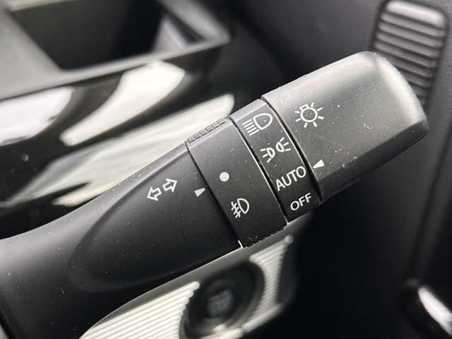 スペーシア ６６０カスタム　ハイブリッドＸＳターボ　４名　アイドリングストップ！セーフティサポート！ストラーダナビ＆フルセグＴＶ＆ＤＶＤ＆ＢＴ！ＬＥＤヘッドライト！オートライト！純正アルミ＆エアロ！両側パワースライドドア！半革シート！シー（18枚目）