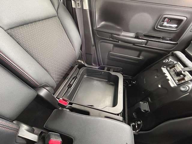 スペーシア ６６０カスタム　ハイブリッドＸＳターボ　４名　アイドリングストップ！セーフティサポート！ストラーダナビ＆フルセグＴＶ＆ＤＶＤ＆ＢＴ！ＬＥＤヘッドライト！オートライト！純正アルミ＆エアロ！両側パワースライドドア！半革シート！シー（22枚目）