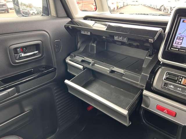 スペーシア ６６０カスタム　ハイブリッドＸＳターボ　４名　アイドリングストップ！セーフティサポート！ストラーダナビ＆フルセグＴＶ＆ＤＶＤ＆ＢＴ！ＬＥＤヘッドライト！オートライト！純正アルミ＆エアロ！両側パワースライドドア！半革シート！シー（48枚目）