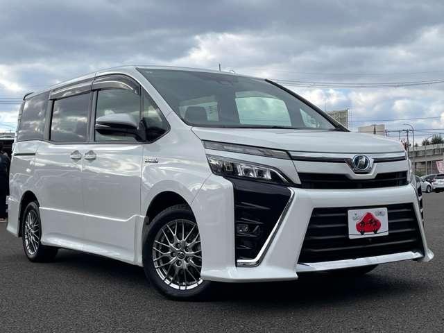 ヴォクシー ハイブリッドＺＳ　２９年後期型！セーフティセンスＣ！クルーズコントロール！純正ナビ＆フルセグＴＶ＆ＢＴ！フロント＆バックカメラ！両側パワースライドドア！ＬＥＤヘッドライト！オートライト！純正アルミ！（5枚目）