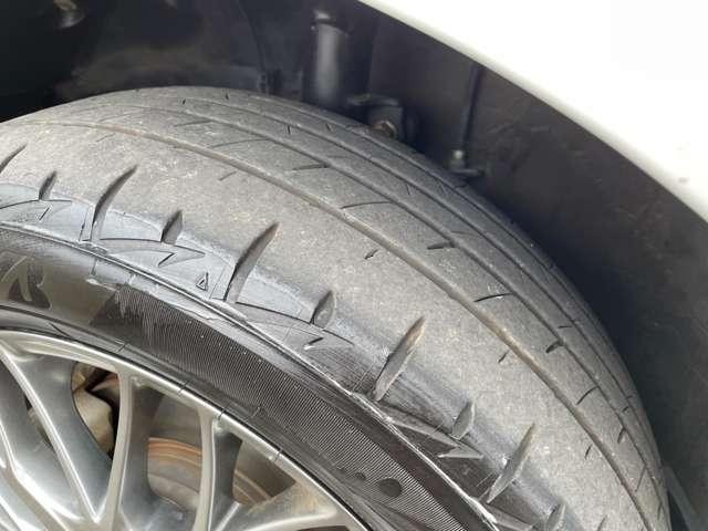 ヴォクシー ハイブリッドＺＳ　２９年後期型！セーフティセンスＣ！クルーズコントロール！純正ナビ＆フルセグＴＶ＆ＢＴ！フロント＆バックカメラ！両側パワースライドドア！ＬＥＤヘッドライト！オートライト！純正アルミ！（16枚目）