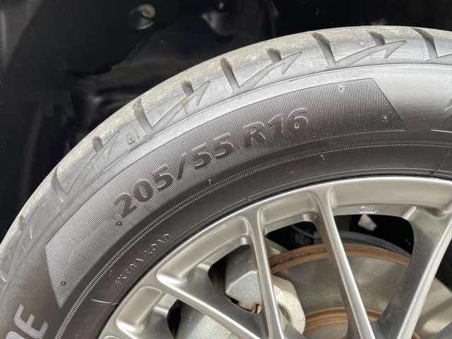 ヴォクシー ハイブリッドＺＳ　２９年後期型！セーフティセンスＣ！クルーズコントロール！純正ナビ＆フルセグＴＶ＆ＢＴ！フロント＆バックカメラ！両側パワースライドドア！ＬＥＤヘッドライト！オートライト！純正アルミ！（17枚目）