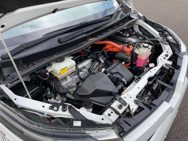 ヴォクシー ハイブリッドＺＳ　２９年後期型！セーフティセンスＣ！クルーズコントロール！純正ナビ＆フルセグＴＶ＆ＢＴ！フロント＆バックカメラ！両側パワースライドドア！ＬＥＤヘッドライト！オートライト！純正アルミ！（19枚目）