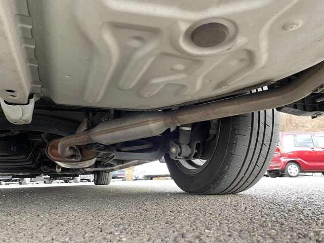 ヴォクシー ハイブリッドＺＳ　２９年後期型！セーフティセンスＣ！クルーズコントロール！純正ナビ＆フルセグＴＶ＆ＢＴ！フロント＆バックカメラ！両側パワースライドドア！ＬＥＤヘッドライト！オートライト！純正アルミ！（23枚目）