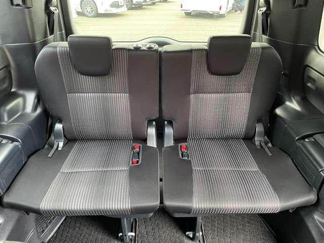 ヴォクシー ハイブリッドＺＳ　２９年後期型！セーフティセンスＣ！クルーズコントロール！純正ナビ＆フルセグＴＶ＆ＢＴ！フロント＆バックカメラ！両側パワースライドドア！ＬＥＤヘッドライト！オートライト！純正アルミ！（28枚目）