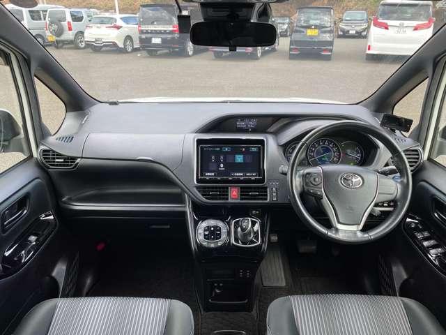 ヴォクシー ハイブリッドＺＳ　２９年後期型！セーフティセンスＣ！クルーズコントロール！純正ナビ＆フルセグＴＶ＆ＢＴ！フロント＆バックカメラ！両側パワースライドドア！ＬＥＤヘッドライト！オートライト！純正アルミ！（35枚目）