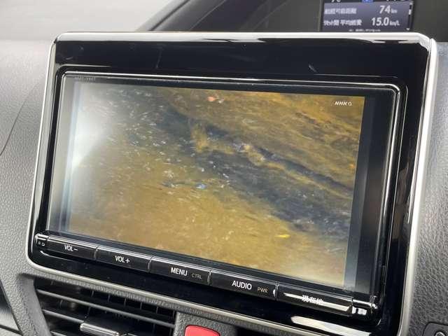 ヴォクシー ハイブリッドＺＳ　２９年後期型！セーフティセンスＣ！クルーズコントロール！純正ナビ＆フルセグＴＶ＆ＢＴ！フロント＆バックカメラ！両側パワースライドドア！ＬＥＤヘッドライト！オートライト！純正アルミ！（49枚目）