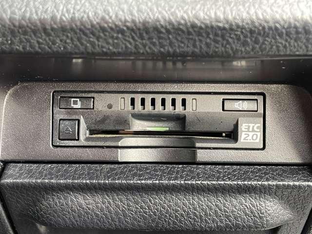 ヴォクシー ハイブリッドＺＳ　２９年後期型！セーフティセンスＣ！クルーズコントロール！純正ナビ＆フルセグＴＶ＆ＢＴ！フロント＆バックカメラ！両側パワースライドドア！ＬＥＤヘッドライト！オートライト！純正アルミ！（54枚目）