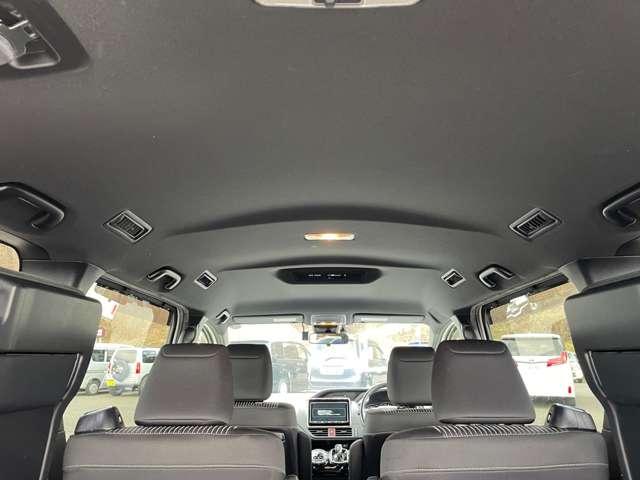 ヴォクシー ハイブリッドＺＳ　２９年後期型！セーフティセンスＣ！クルーズコントロール！純正ナビ＆フルセグＴＶ＆ＢＴ！フロント＆バックカメラ！両側パワースライドドア！ＬＥＤヘッドライト！オートライト！純正アルミ！（58枚目）