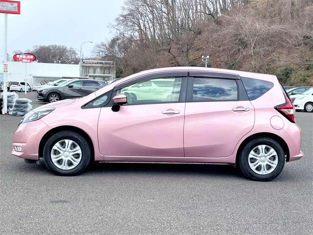 ノート Ｘ　ＤＩＧ－Ｓ　アイドリングストップ！インテリジェントエマージェンシーブレーキ！純正ナビ＆フルセグＴＶ＆ＤＶＤ＆ＢＴ！インテリジェントアラウンドビューモニター！スマートルームミラー！社外ＥＴＣ！デジタルインナーミラー（9枚目）