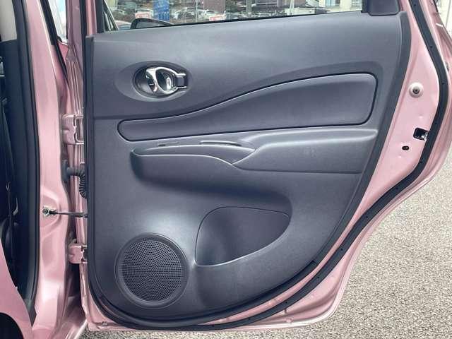 ノート Ｘ　ＤＩＧ－Ｓ　アイドリングストップ！インテリジェントエマージェンシーブレーキ！純正ナビ＆フルセグＴＶ＆ＤＶＤ＆ＢＴ！インテリジェントアラウンドビューモニター！スマートルームミラー！社外ＥＴＣ！デジタルインナーミラー（33枚目）