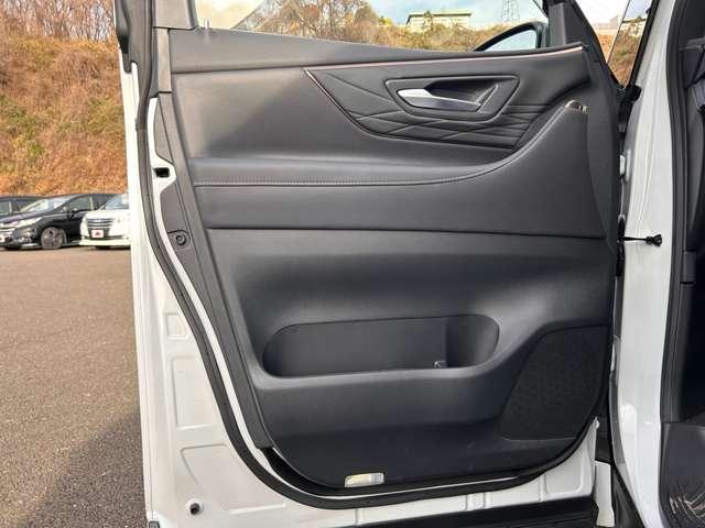 アルファード Ｚ　トヨタセーフティセンス！ブラインドスポットモニター！クリアランスソナー！純正１４インチナビ！パノラミックビューモニター！インテリジェントルームミラー！１３．２型純正フリップダウンモニター！（51枚目）