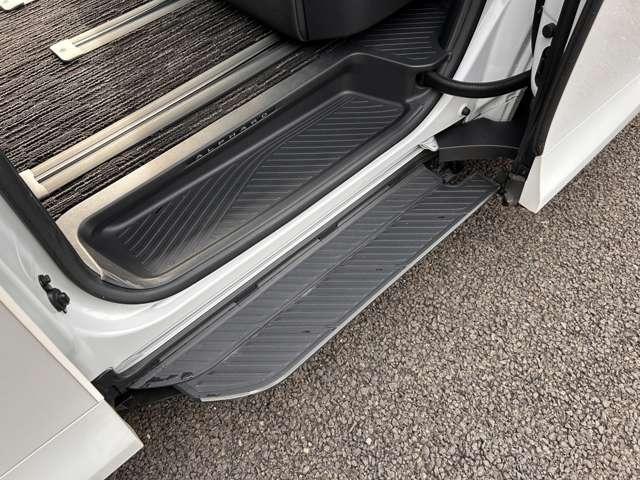 アルファード Ｚ　トヨタセーフティセンス！ブラインドスポットモニター！クリアランスソナー！純正１４インチナビ！パノラミックビューモニター！インテリジェントルームミラー！１３．２型純正フリップダウンモニター！（53枚目）