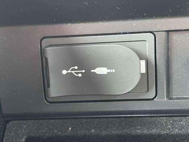 �u�t�r�a�[�q�v�@�X�}�z��^�u���b�g�ɏ[�d�\�Ȃt�r�a�[�q���t���Ă��܂�