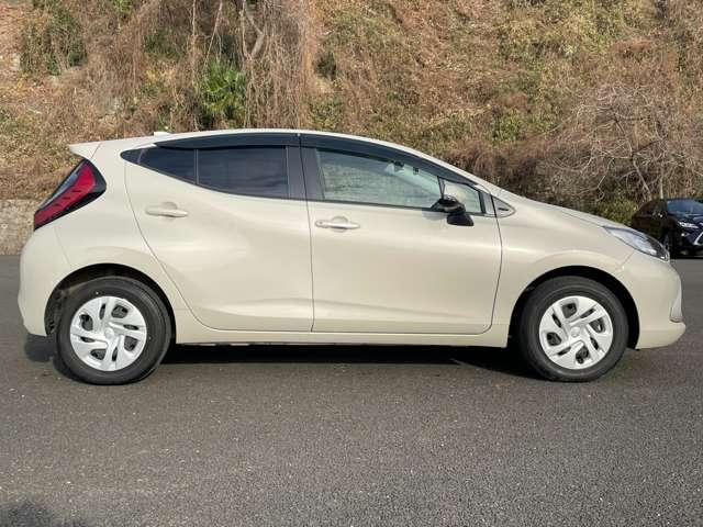 アクア １．５Ｇ　Ｅ－Ｆｏｕｒ　４ＷＤ　５　１オーナー車！４ＷＤ！セーフティセンス！純正１０．５インチナビ＆ＢＴ＆バックカメラ！ＬＥＤヘッドライト！オートライト！ビルトインＥＴＣ！スマートエントリー／スタートシステム！ナノイー！禁煙車！（4枚目）