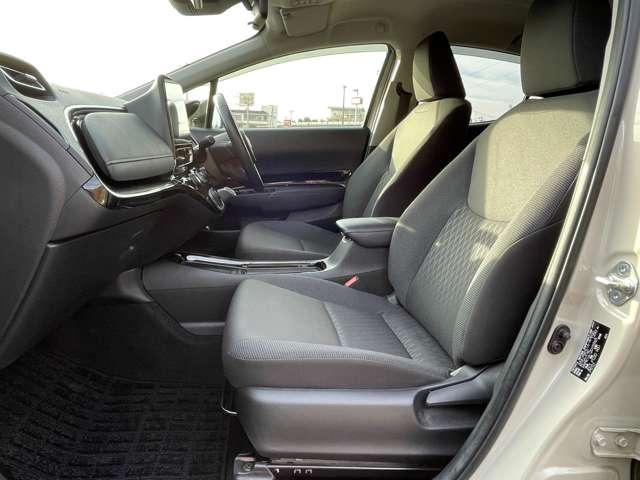 アクア １．５Ｇ　Ｅ－Ｆｏｕｒ　４ＷＤ　５　１オーナー車！４ＷＤ！セーフティセンス！純正１０．５インチナビ＆ＢＴ＆バックカメラ！ＬＥＤヘッドライト！オートライト！ビルトインＥＴＣ！スマートエントリー／スタートシステム！ナノイー！禁煙車！（17枚目）