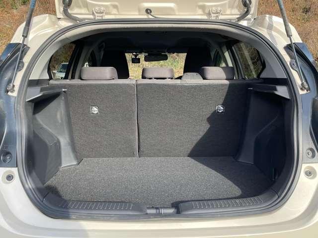 アクア １．５Ｇ　Ｅ－Ｆｏｕｒ　４ＷＤ　５　１オーナー車！４ＷＤ！セーフティセンス！純正１０．５インチナビ＆ＢＴ＆バックカメラ！ＬＥＤヘッドライト！オートライト！ビルトインＥＴＣ！スマートエントリー／スタートシステム！ナノイー！禁煙車！（20枚目）