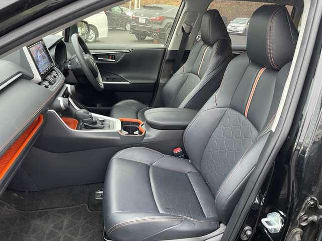 ＲＡＶ４ ２．０アドベンチャー　４ＷＤ（５名）　セーフティセンス！ブラック合皮スポーティシート！運転席パワーシート！純正ナビ＆フルセグＴＶ＆ＢＴ＆バックカメラ！ＬＥＤヘッドライト！オートライト！純正アルミ！ビルトインＥＴＣ！スマ（20枚目）