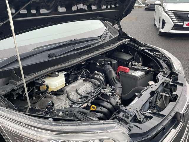 ノア ２．０Ｓｉ　ＷｘＢＩＩ　７名　アイドリングストップ！セーフティセンス！純正ナビ＆フルセグＴＶ＆ＢＴ＆バックカメラ！両側パワースライドドア！ＬＥＤヘッドライト！オートライト！純正アルミ！半革シート！ビルトインＥＴ（18枚目）