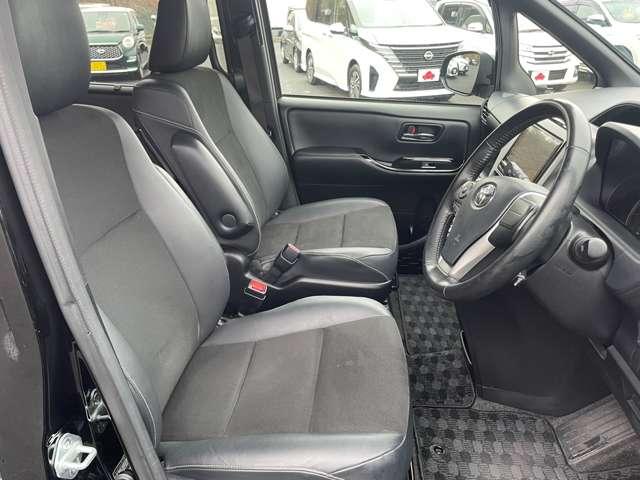 ノア ２．０Ｓｉ　ＷｘＢＩＩ　７名　アイドリングストップ！セーフティセンス！純正ナビ＆フルセグＴＶ＆ＢＴ＆バックカメラ！両側パワースライドドア！ＬＥＤヘッドライト！オートライト！純正アルミ！半革シート！ビルトインＥＴ（25枚目）