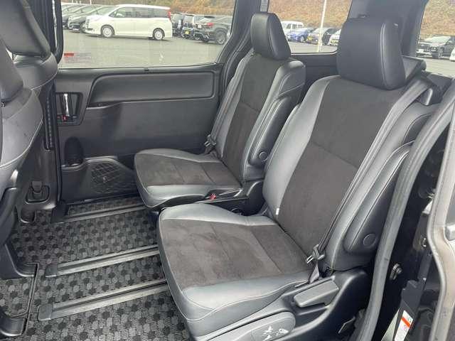 ノア ２．０Ｓｉ　ＷｘＢＩＩ　７名　アイドリングストップ！セーフティセンス！純正ナビ＆フルセグＴＶ＆ＢＴ＆バックカメラ！両側パワースライドドア！ＬＥＤヘッドライト！オートライト！純正アルミ！半革シート！ビルトインＥＴ（28枚目）