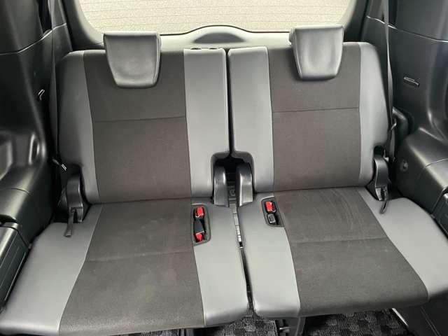 ノア ２．０Ｓｉ　ＷｘＢＩＩ　７名　アイドリングストップ！セーフティセンス！純正ナビ＆フルセグＴＶ＆ＢＴ＆バックカメラ！両側パワースライドドア！ＬＥＤヘッドライト！オートライト！純正アルミ！半革シート！ビルトインＥＴ（29枚目）