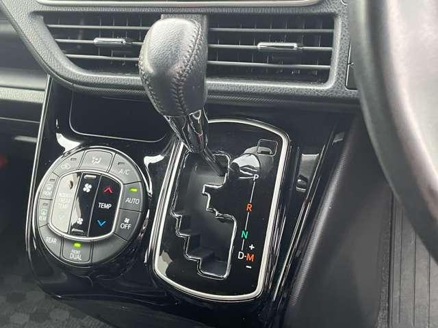 ノア ２．０Ｓｉ　ＷｘＢＩＩ　７名　アイドリングストップ！セーフティセンス！純正ナビ＆フルセグＴＶ＆ＢＴ＆バックカメラ！両側パワースライドドア！ＬＥＤヘッドライト！オートライト！純正アルミ！半革シート！ビルトインＥＴ（43枚目）