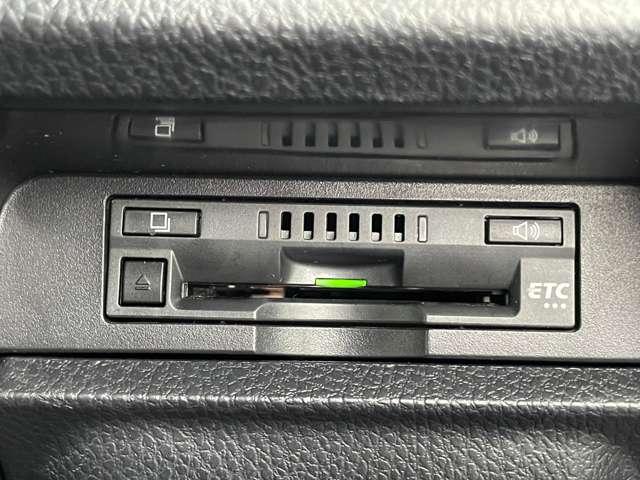 ノア ２．０Ｓｉ　ＷｘＢＩＩ　７名　アイドリングストップ！セーフティセンス！純正ナビ＆フルセグＴＶ＆ＢＴ＆バックカメラ！両側パワースライドドア！ＬＥＤヘッドライト！オートライト！純正アルミ！半革シート！ビルトインＥＴ（45枚目）