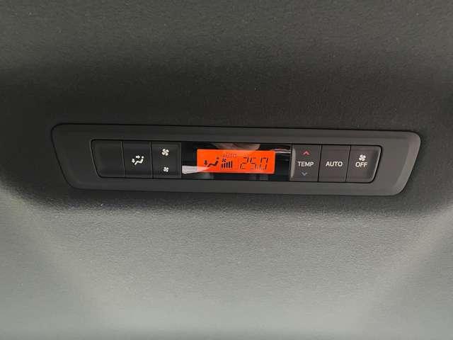 ノア ２．０Ｓｉ　ＷｘＢＩＩ　７名　アイドリングストップ！セーフティセンス！純正ナビ＆フルセグＴＶ＆ＢＴ＆バックカメラ！両側パワースライドドア！ＬＥＤヘッドライト！オートライト！純正アルミ！半革シート！ビルトインＥＴ（54枚目）