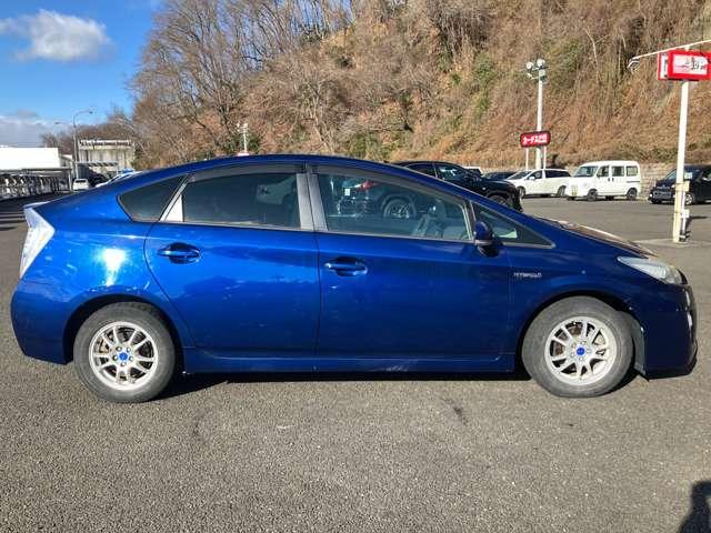 プリウス Ｇ　クルーズコントロール！純正ナビ／フルセグＴＶ／バックカメラ！ＥＴＣ！スマートキー！禁煙車！（9枚目）