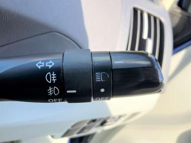 プリウス Ｇ　クルーズコントロール！純正ナビ／フルセグＴＶ／バックカメラ！ＥＴＣ！スマートキー！禁煙車！（16枚目）