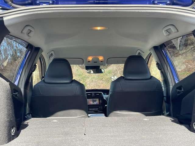 プリウス １．８Ｓツーリングセレクション　Ｅ－Ｆｏｕｒ　４ＷＤ　５名　トヨタセーフティセンスＰ！社外ナビ／フルセグＴＶ／バックカメラ！オートライト！ＥＴＣ！スマートキー！合皮シート！（31枚目）