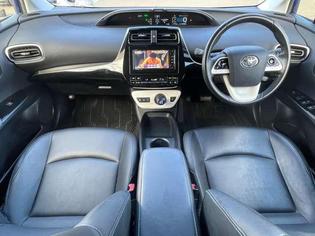 プリウス １．８Ｓツーリングセレクション　Ｅ－Ｆｏｕｒ　４ＷＤ　５名　トヨタセーフティセンスＰ！社外ナビ／フルセグＴＶ／バックカメラ！オートライト！ＥＴＣ！スマートキー！合皮シート！（38枚目）