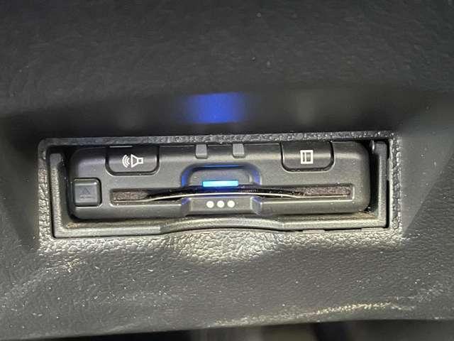 プリウス １．８Ｓツーリングセレクション　Ｅ－Ｆｏｕｒ　４ＷＤ　５名　トヨタセーフティセンスＰ！社外ナビ／フルセグＴＶ／バックカメラ！オートライト！ＥＴＣ！スマートキー！合皮シート！（49枚目）