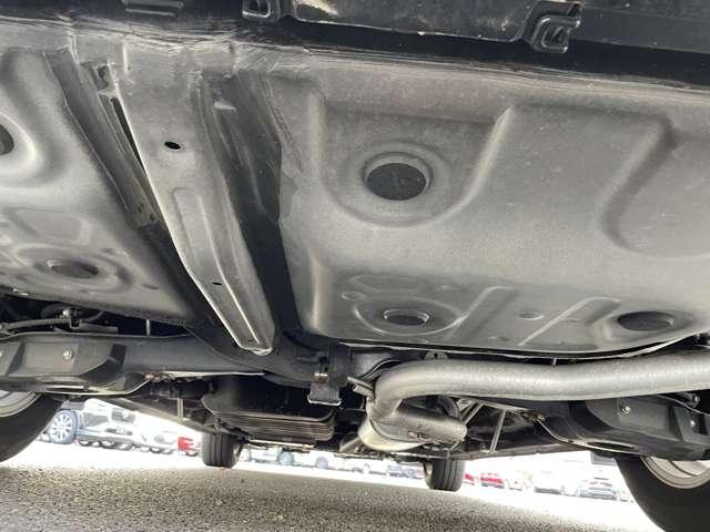 アルファード ２．５Ｘ　プリクラッシュセーフティシステム／レーダークルコン！純正ナビ＆フルセグＴＶ＆ＢＴ＆バックカメラ！フリップダウンモニター！両側パワースライドドア！ＬＥＤヘッドライト！オートライト！純正アルミ！禁煙車！（21枚目）